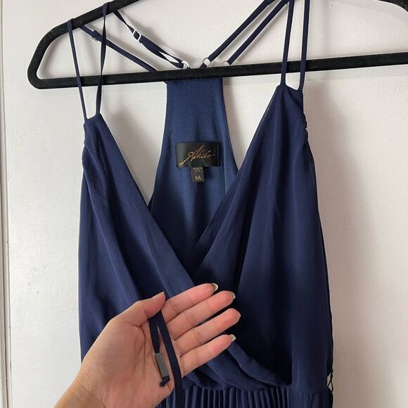 Akiko blue pleated detail dress - Picture 7 of 8